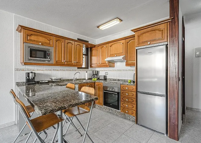 -2 Minute From The Beach. Apartament *