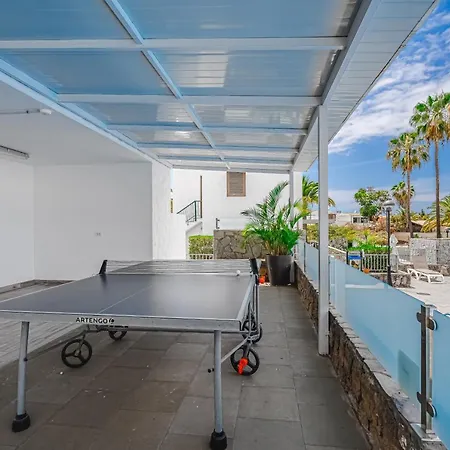 -2 Minute From The Beach. *