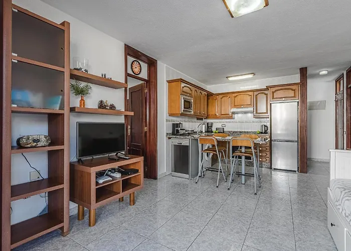 아파트 -2 Minute From The Beach.