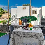 -2 Minute From The Beach. Apartman *