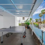-2 Minute From The Beach. *