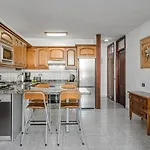 -2 Minute From The Beach.
